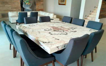 Muebles y mesas en marmol