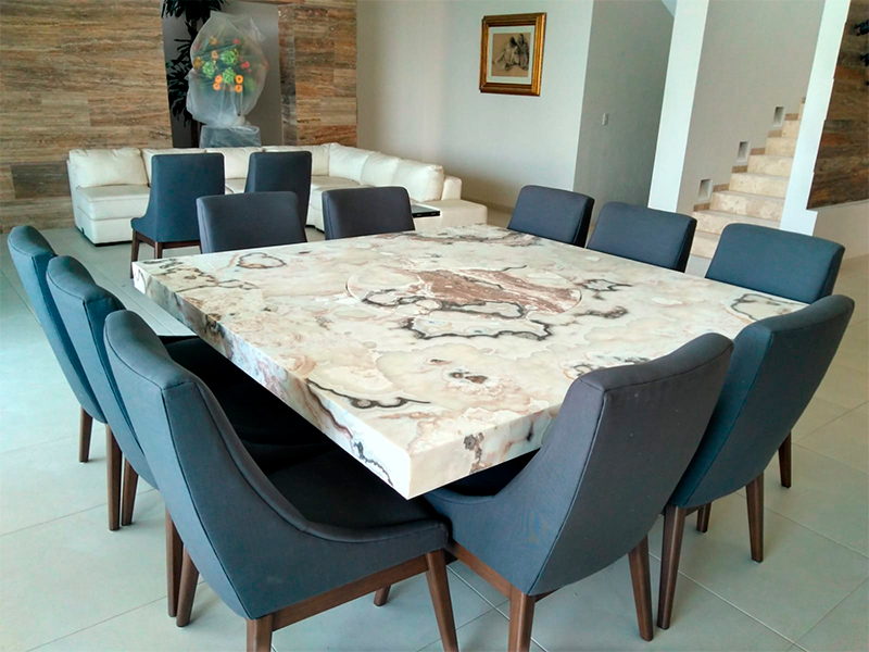 Muebles y mesas en marmol